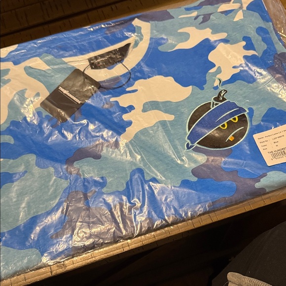 The Hundreds Blue and White Camo Long Sleeve Shirt size MEDIUM new in package - Picture 3 of 4